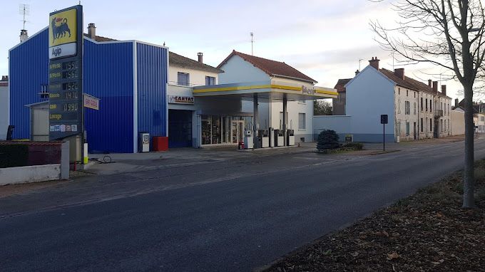 Façade de la station Cantat Nicole à Lapalisse
